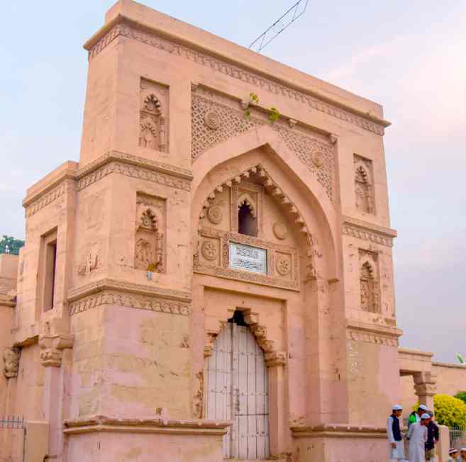 Jaunpur District Lal Darvaza Masjid